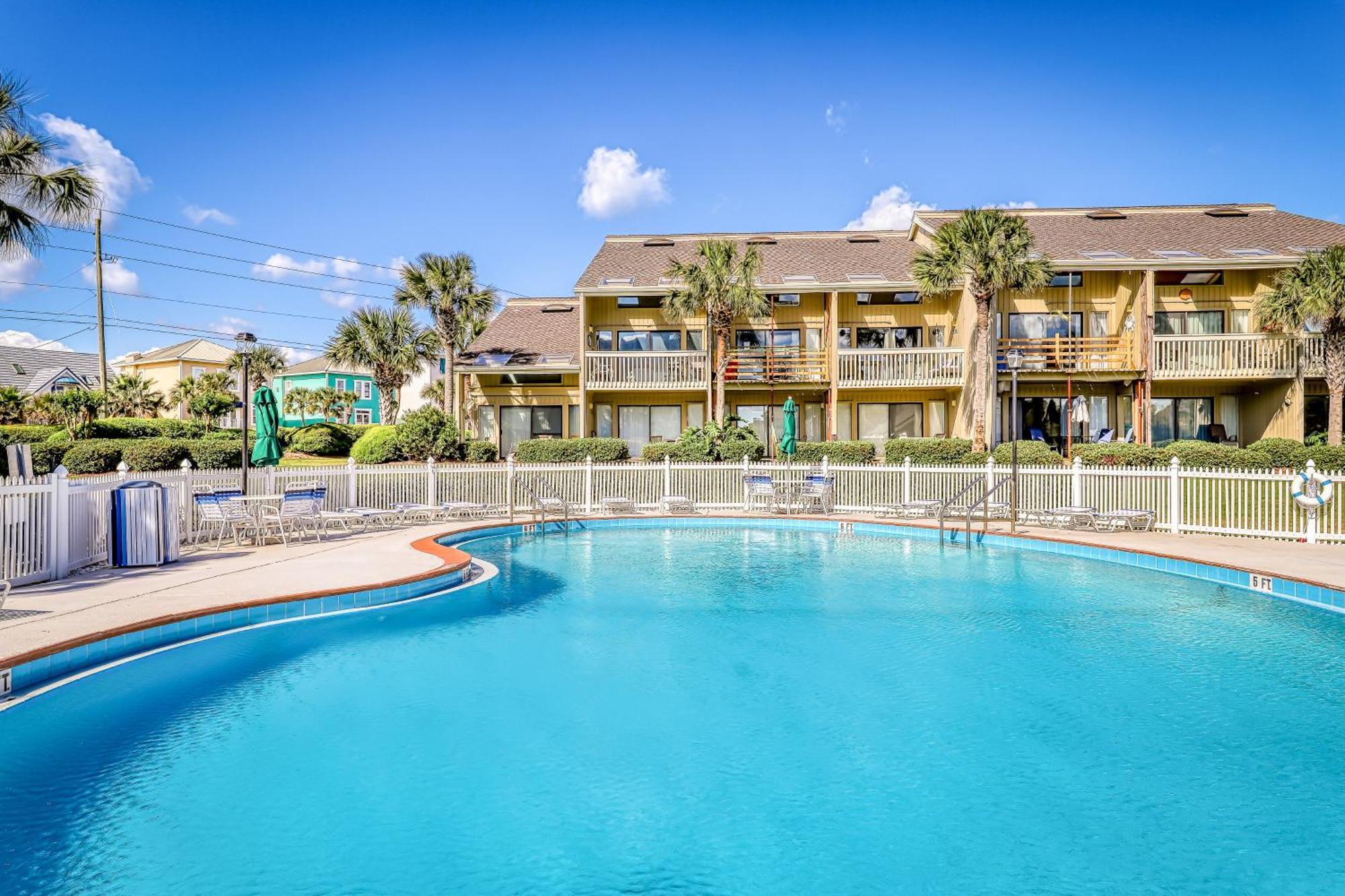 Seascape Lakefront Villas دستين الغرفة الصورة